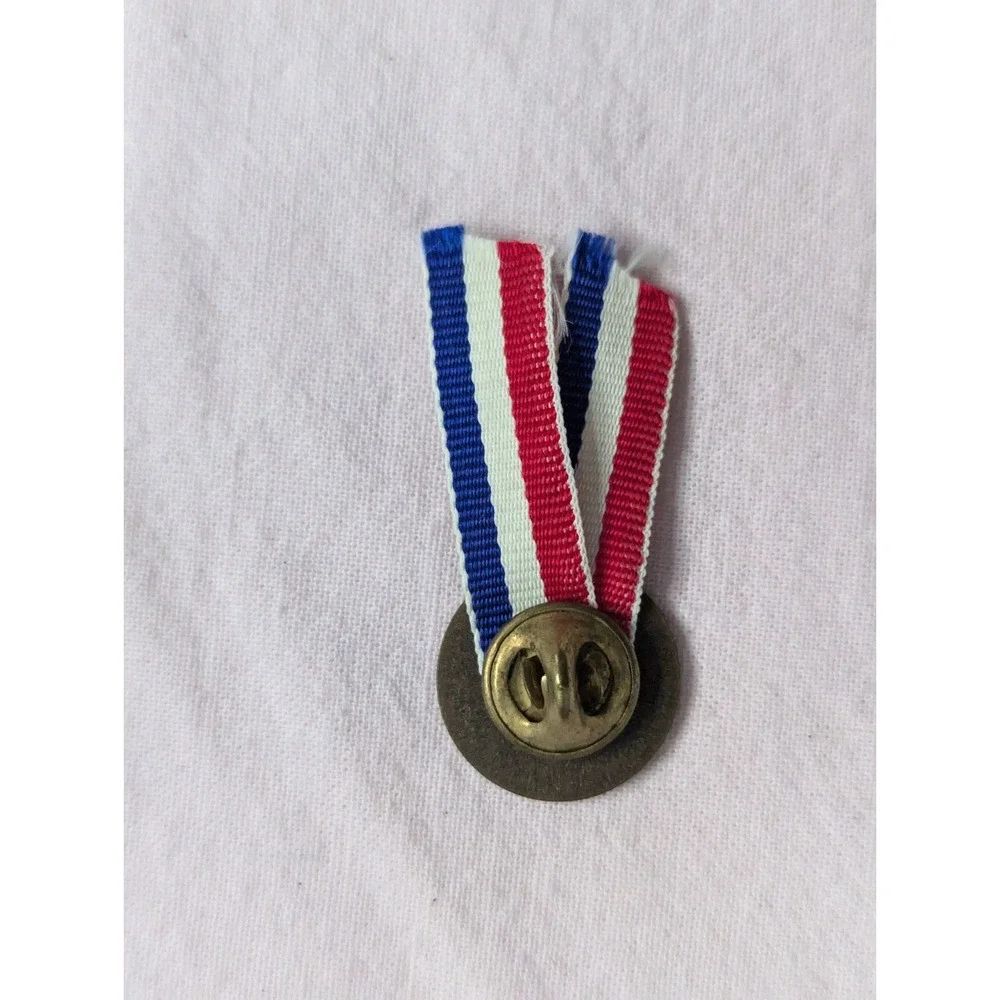 Scudbuster Desert Storm Patriot hat lapel pin with red white blue ribbon‎